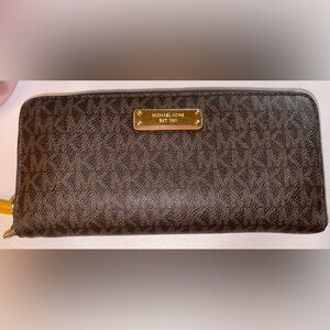 Michael Kors wallet